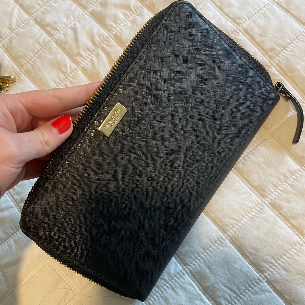 Kate Spade Passport Wallet